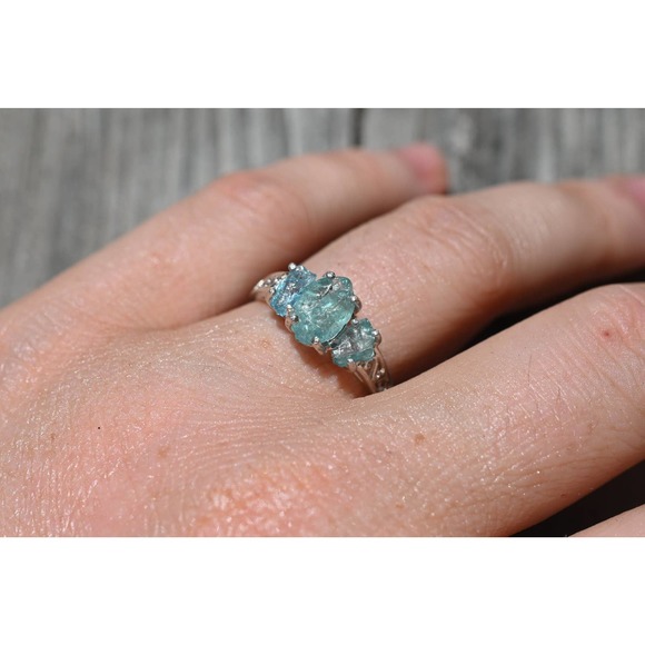 Rough oval aquamarine engagement ring size 3 4 5 6 7 8 9 10 11 12 - Picture 5 of 6
